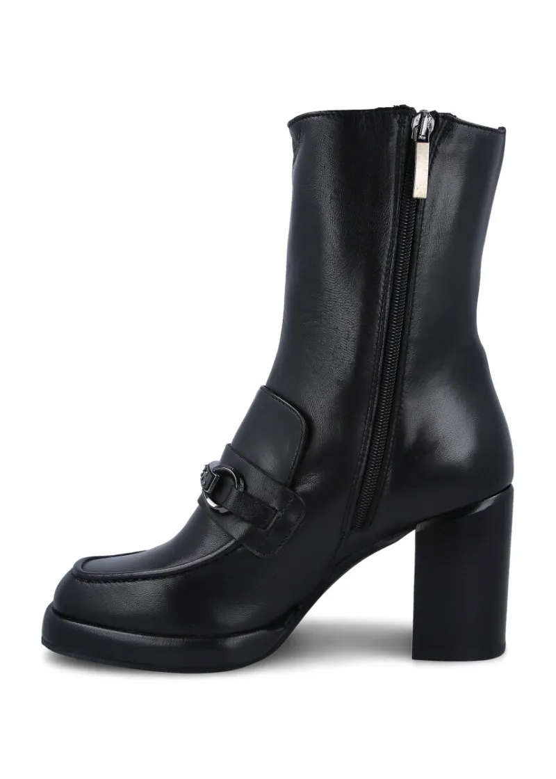 ANKLE BOOT 